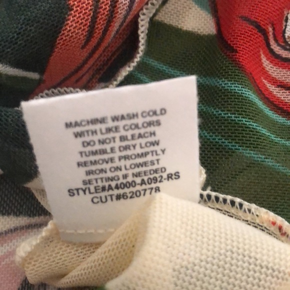 NWOT Tropical Summer Sheer Handkerchief Style Top Medium - Picture 7 of 9